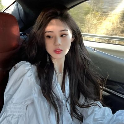 蒂拉和兰妮劫火车